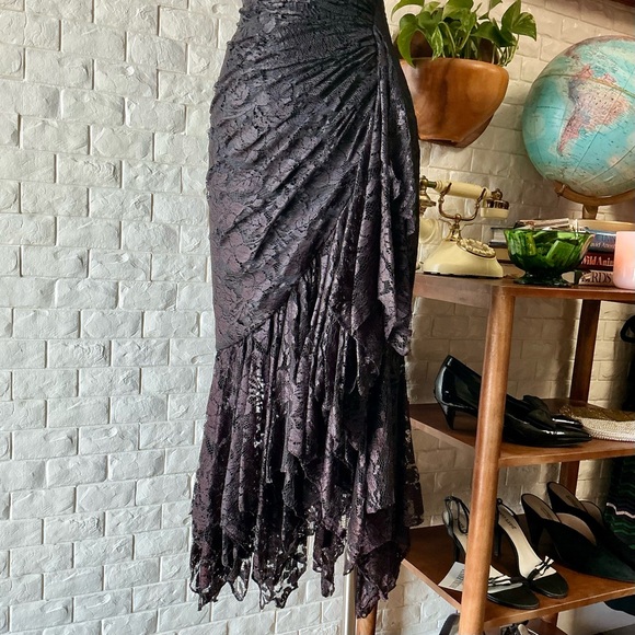 Vintage 1980s Black Lace Overlay Boned Bodice Side Ruched Ruffle Hem Midi Dress - Picture 7 of 17